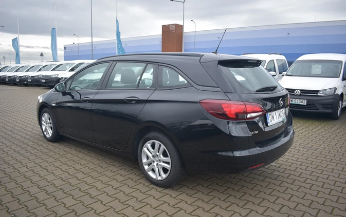 Opel Astra cena 47000 przebieg: 178686, rok produkcji 2020 z Szamotuły małe 596